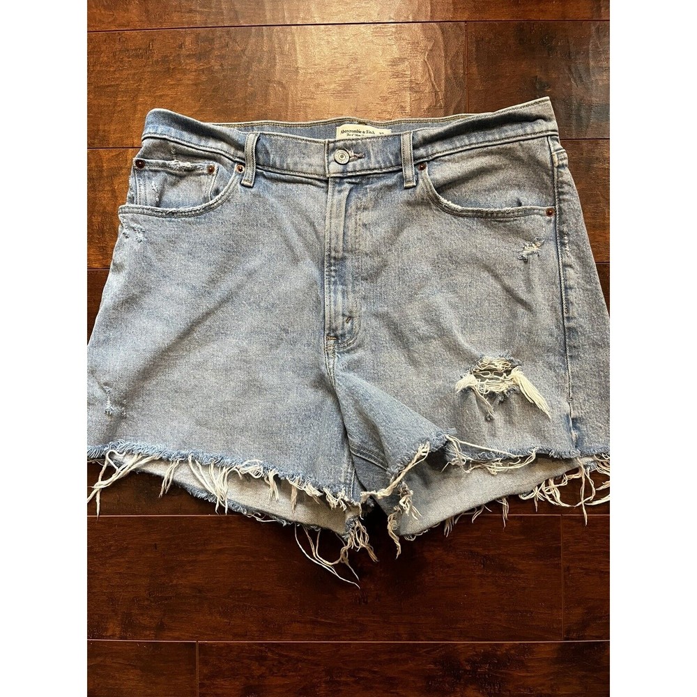Abercrombie & Fitch The 4” Distressed Mom Short High Rise Sz 32/14 Curve Love